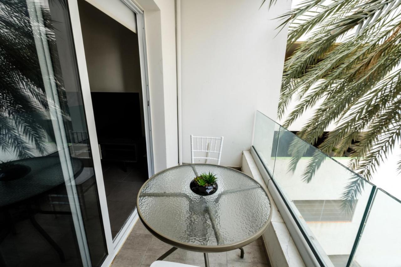 לרנקה Spacious Studio Downtown מראה חיצוני תמונה